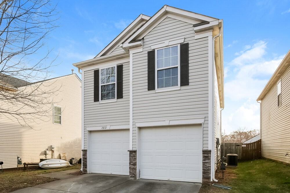 7322 Fox Point Dr - Photo 5 of 17