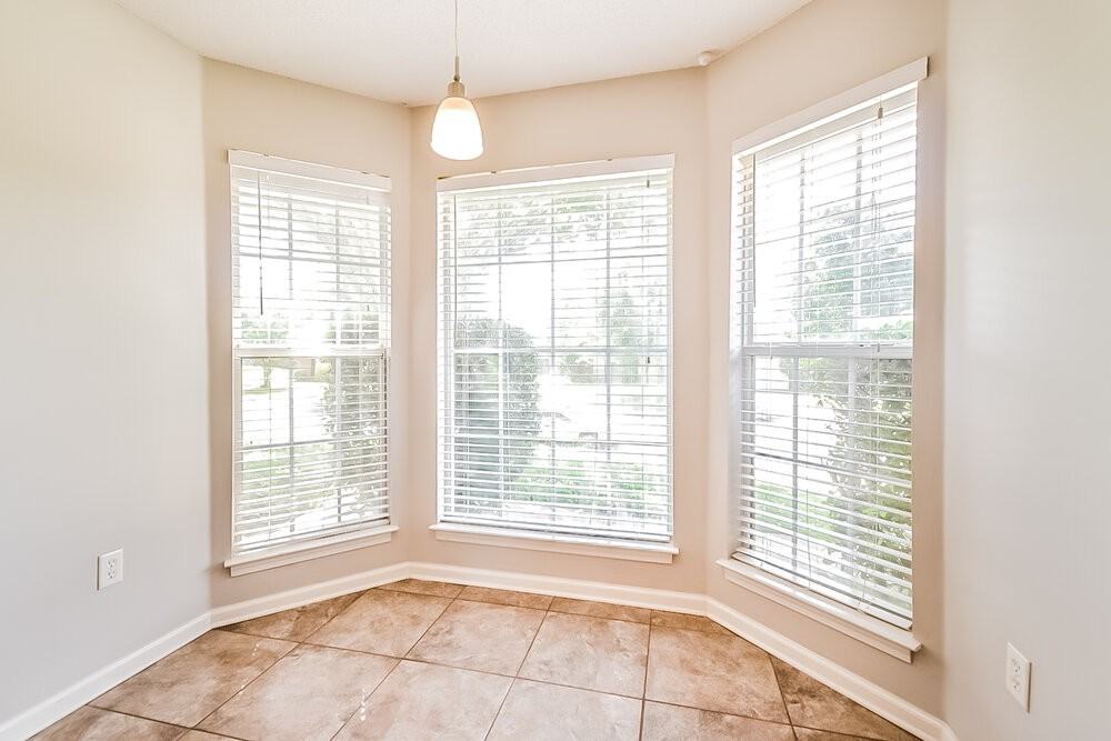 7845 Sarah Ann Dr S - Photo 5 of 16