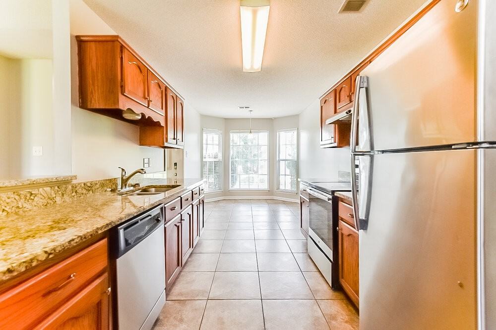 7845 Sarah Ann Dr S - Photo 6 of 16