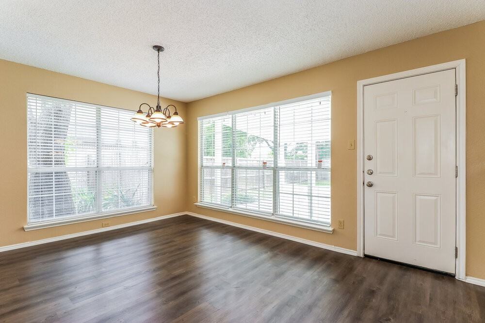 6309 Brookmont Ct - Photo 4 of 15