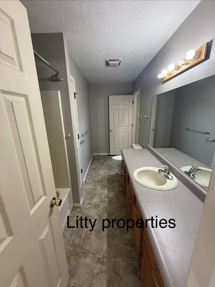 1509 Fair Park Cir #1 - Photo 5 of 8