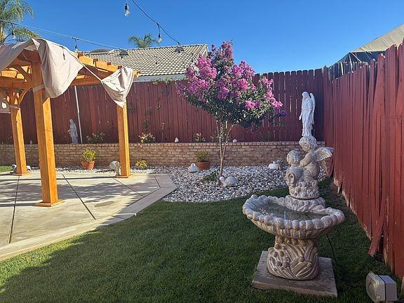 22852 Springdale Drive - Photo 4 of 8