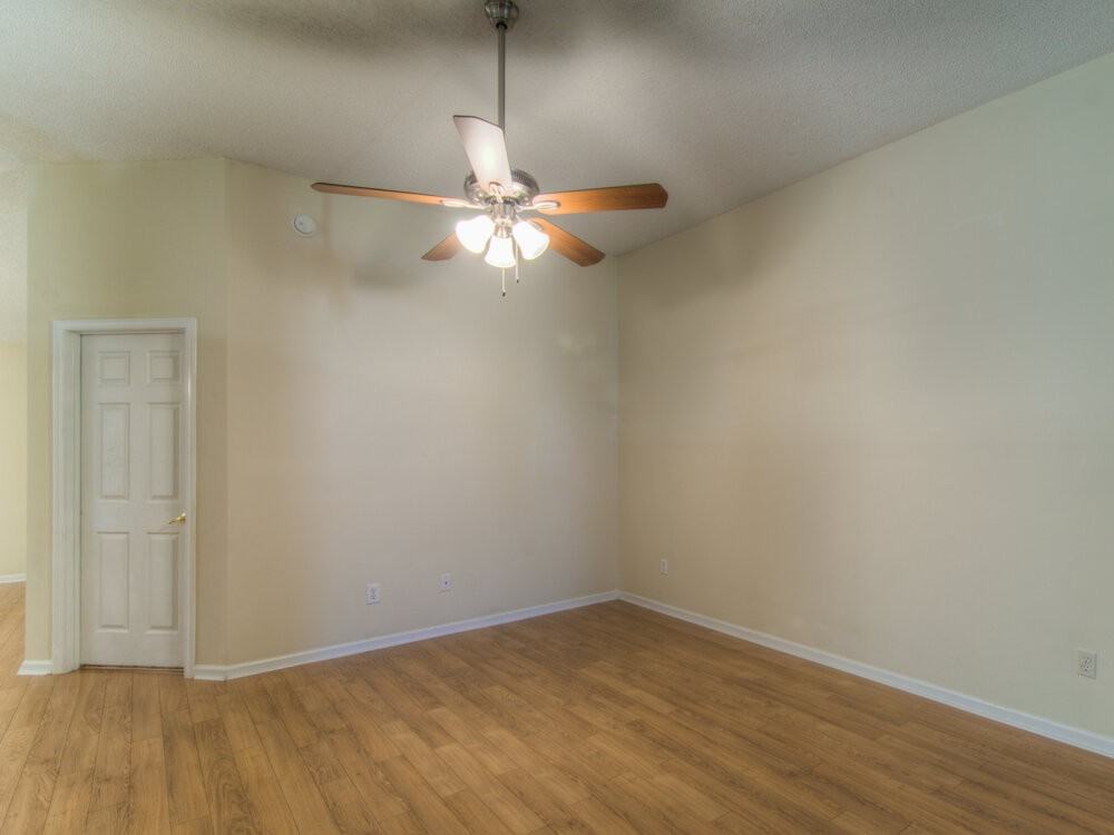 1588 Glen View St - Photo 3 of 16