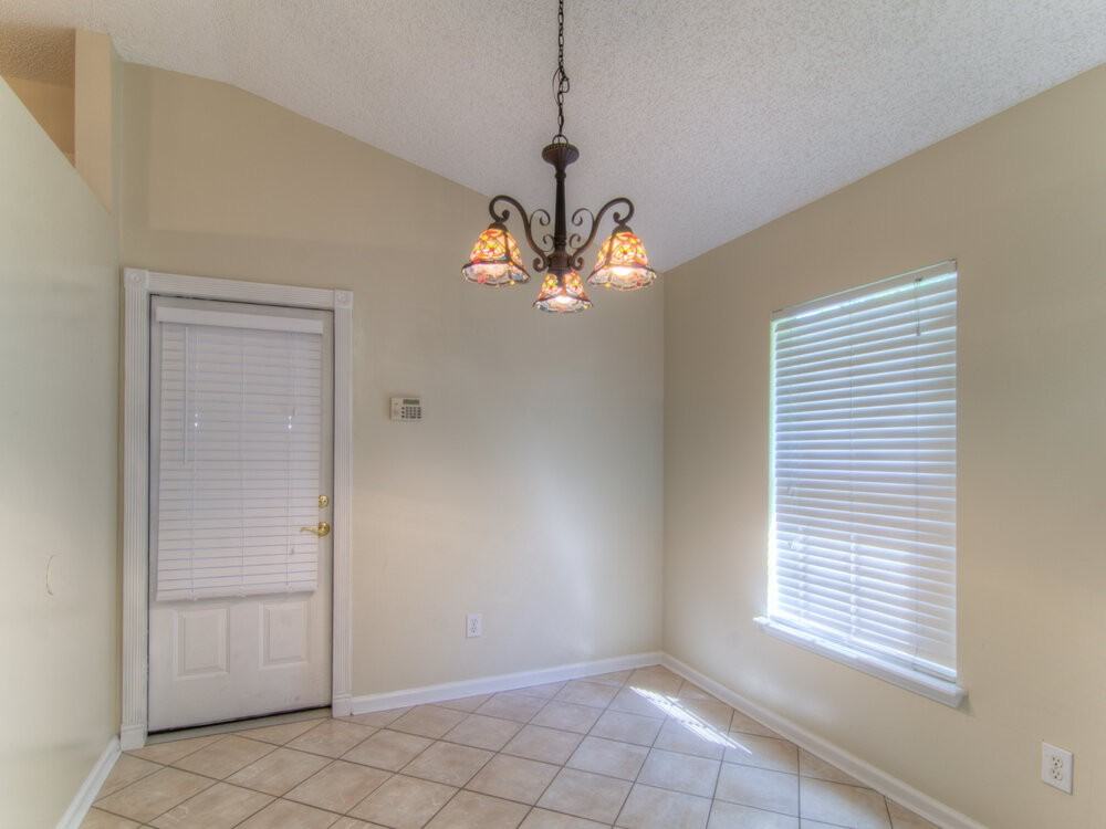 1588 Glen View St - Photo 5 of 16