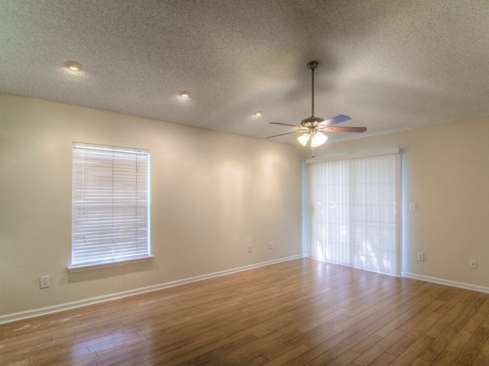1588 Glen View St - Photo 6 of 16