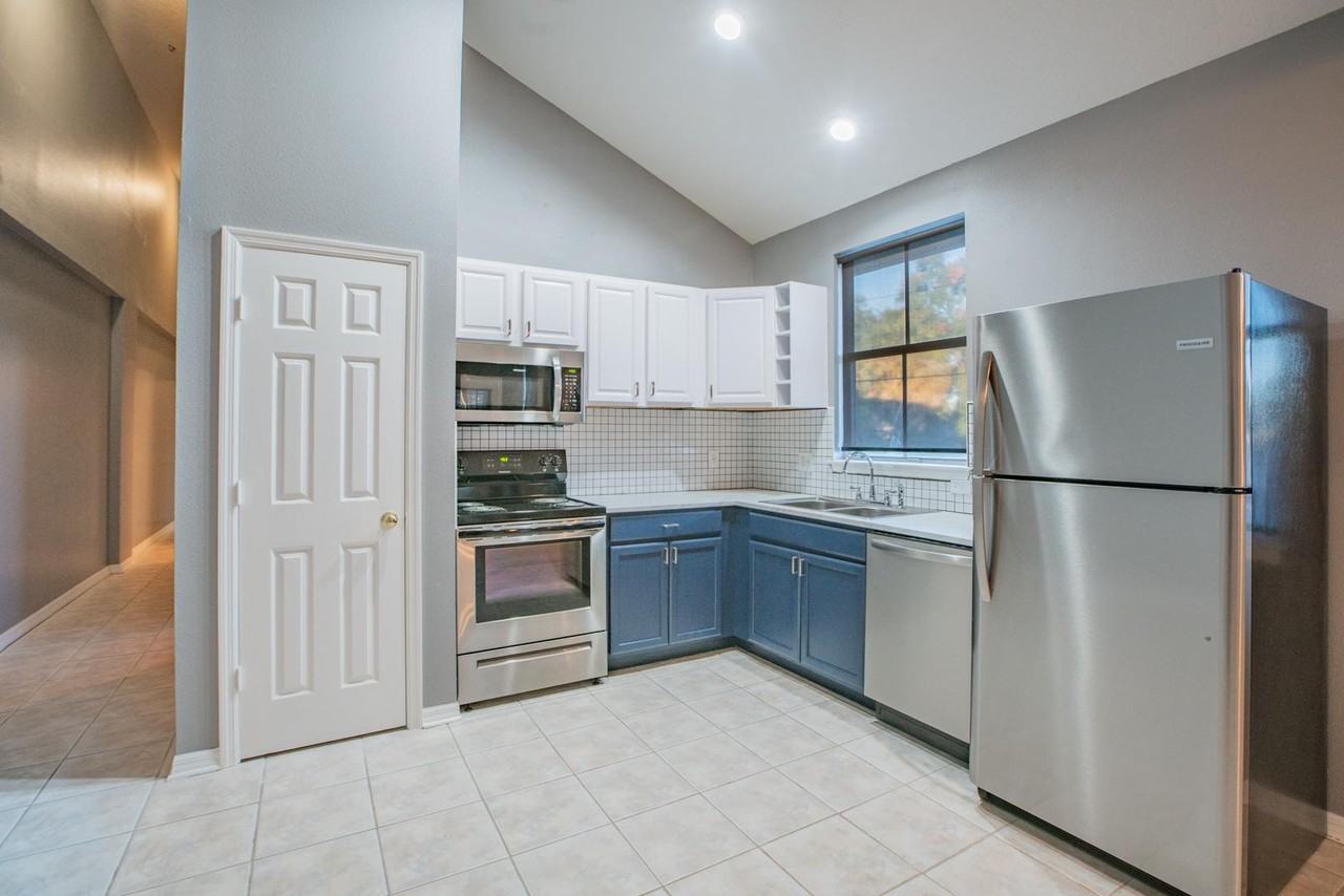 1510 N 17th St - Photo 6 of 10