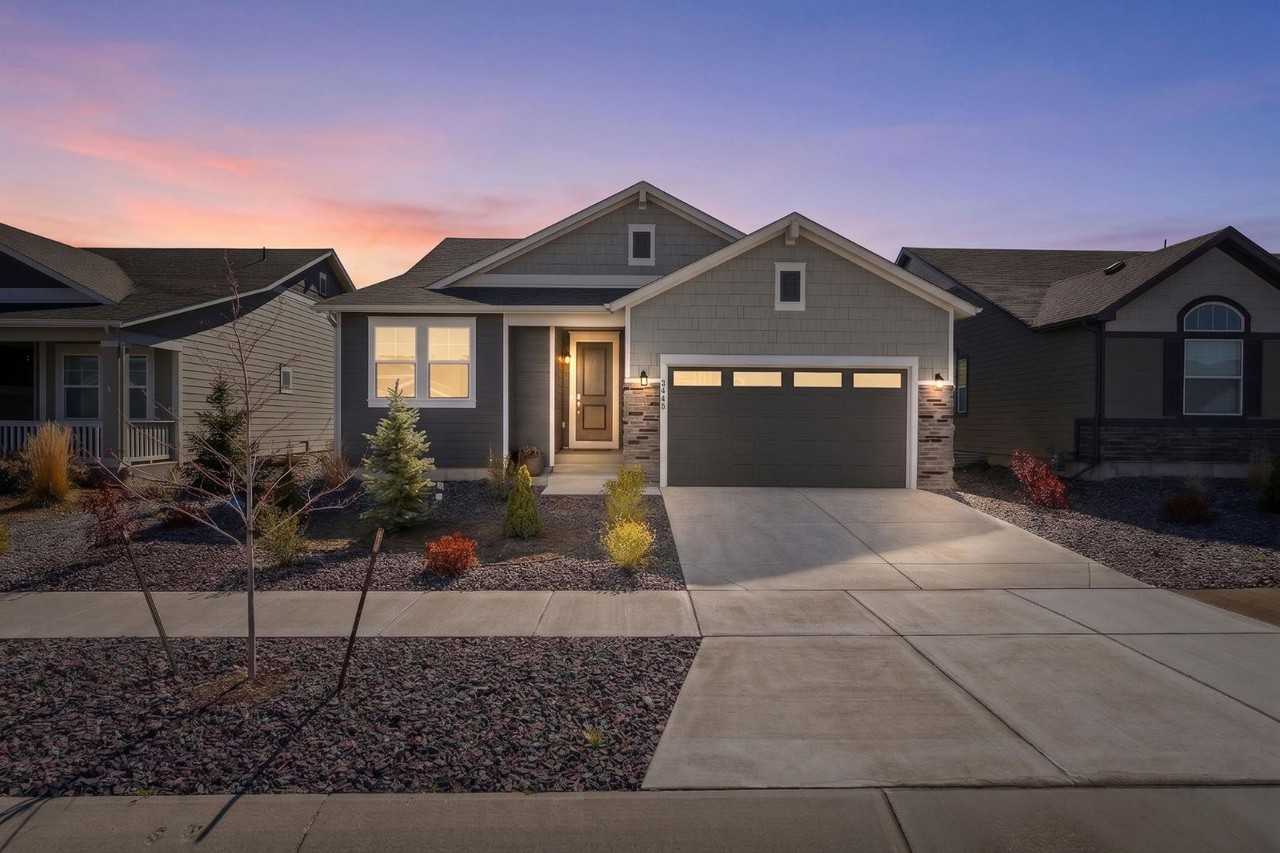 3975 Ivy Hill Dr - Photo 2 of 20