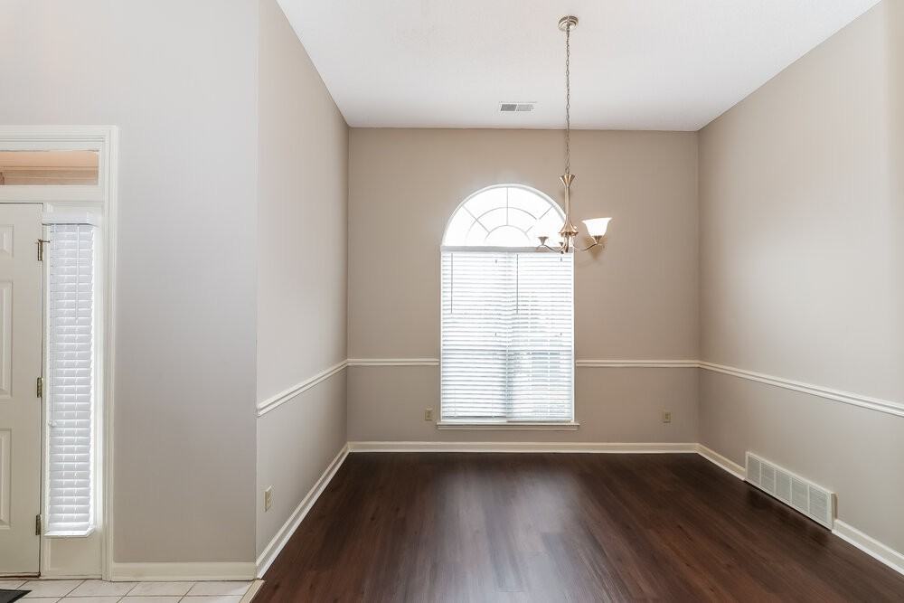 7743 Shadow Hills Dr - Photo 4 of 15