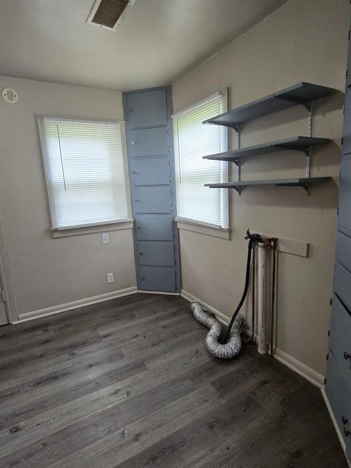 420 S Peachtree St - Photo 6 of 7