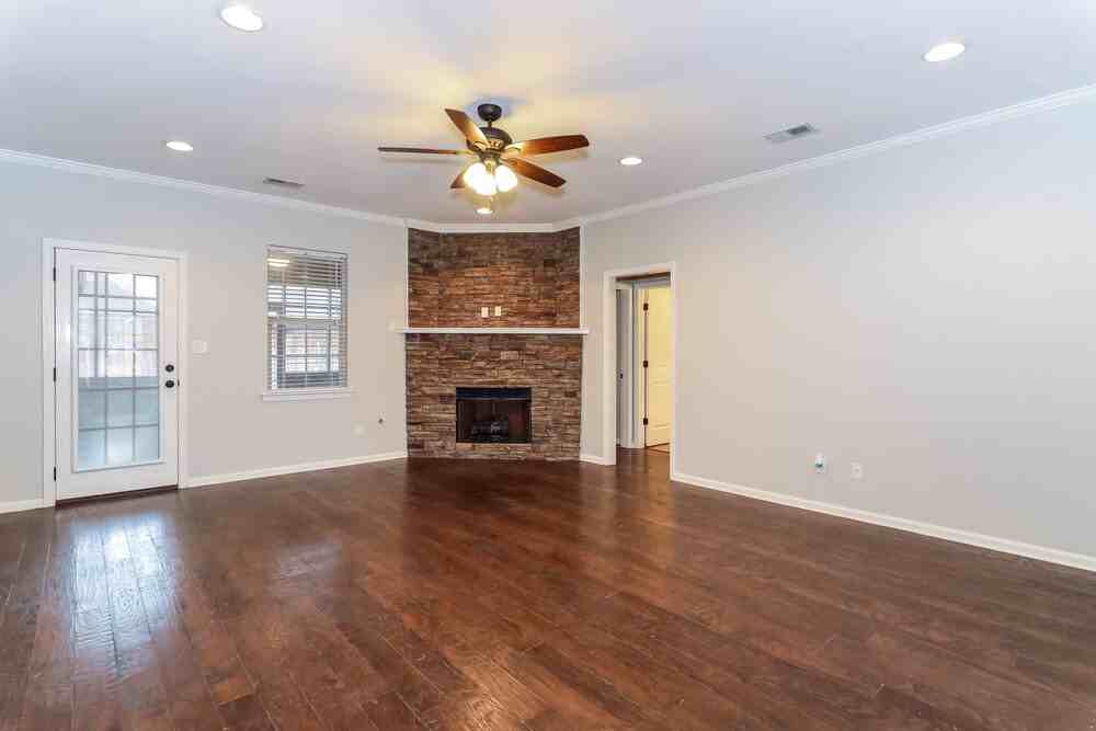 2936 Boffin Dr - Photo 2 of 15
