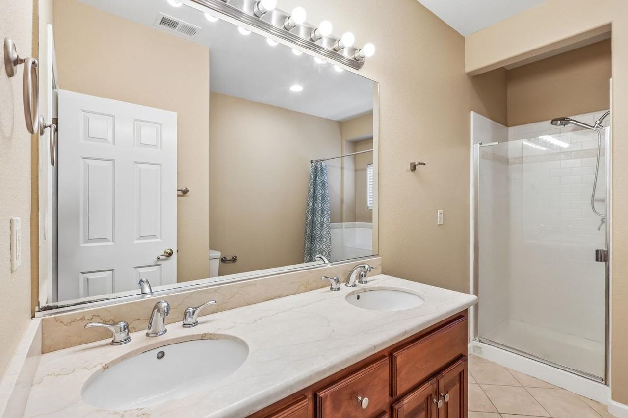 Meritage Villas Townhomes - Photo 6 of 14