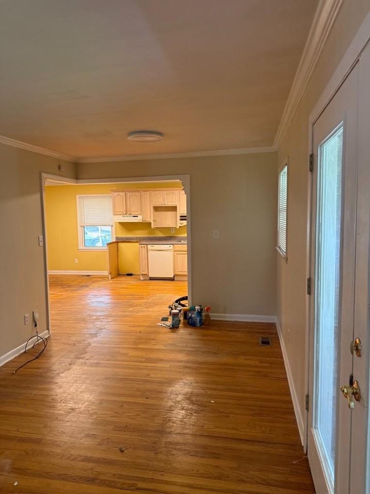 217 Virginia Dr - Photo 4 of 14
