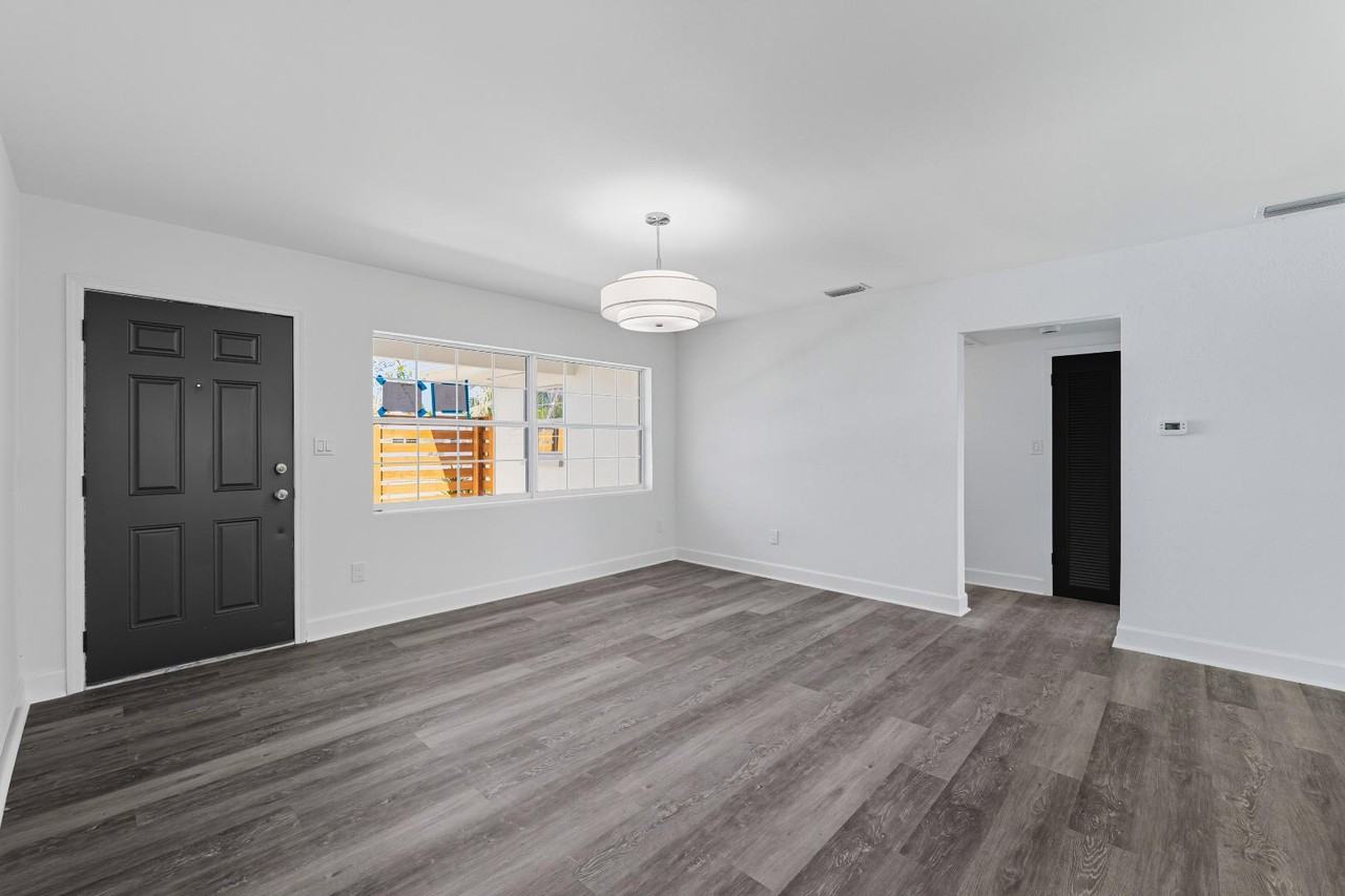 2491 Coronado Way - Photo 5 of 11