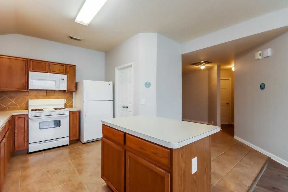18326 Atasca Woods Trce - Photo 7 of 16