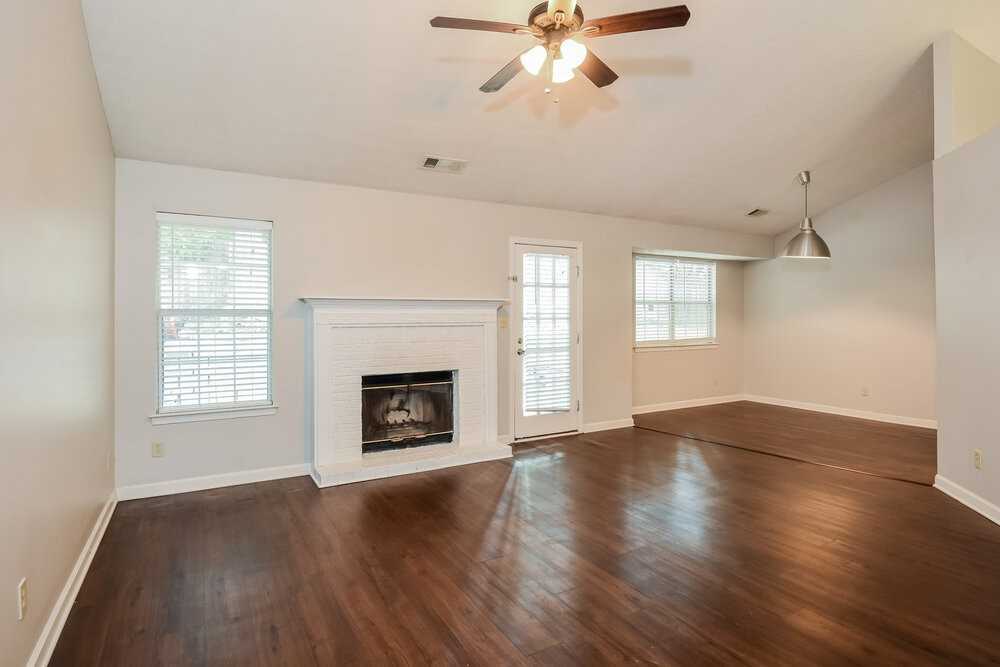 1171 Lennox Ct - Photo 3 of 16