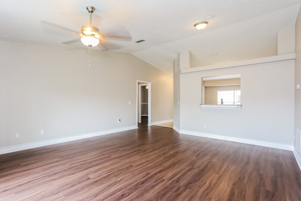 8241 Dover Cliff Ct - Photo 4 of 16