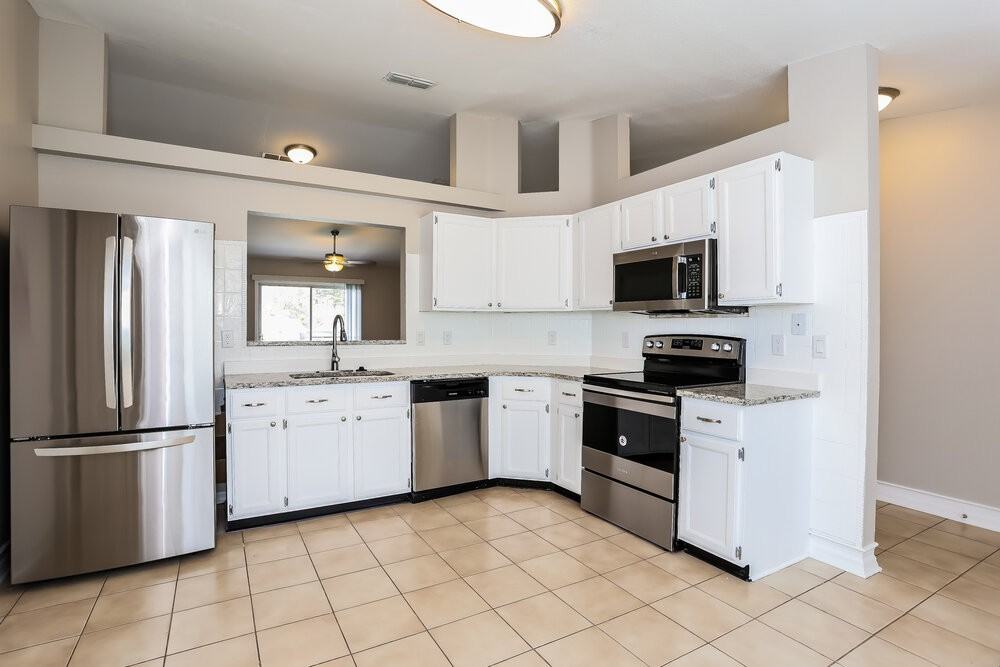 8241 Dover Cliff Ct - Photo 7 of 16
