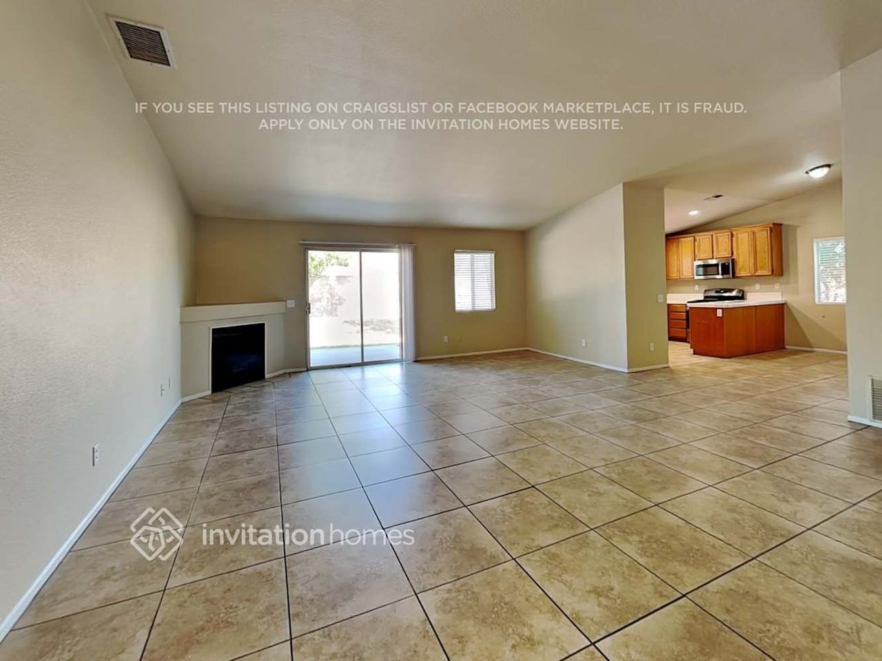 2628 N Maple Ave - Photo 3 of 20