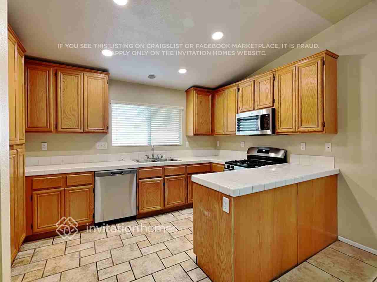 2628 N Maple Ave - Photo 6 of 20