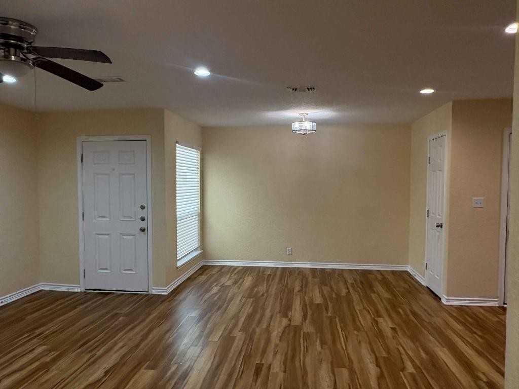 7247 Rimwood - Photo 3 of 15