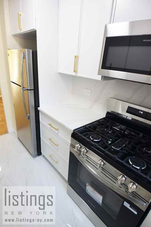 79 West 12th Street #7A - Photo 5 of 32
