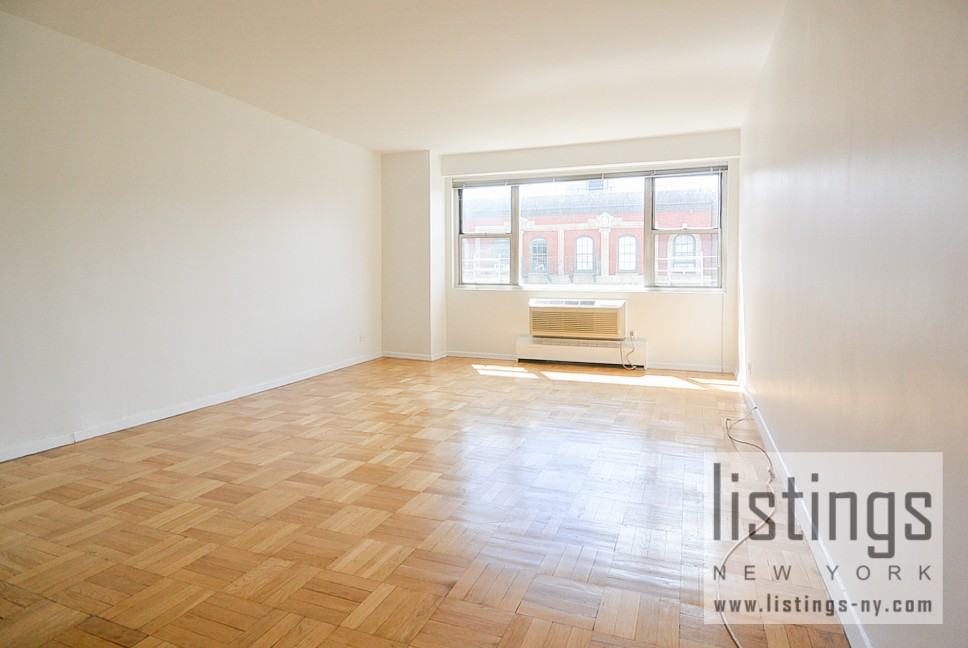 79 West 12th Street #7A - Photo 3 of 32