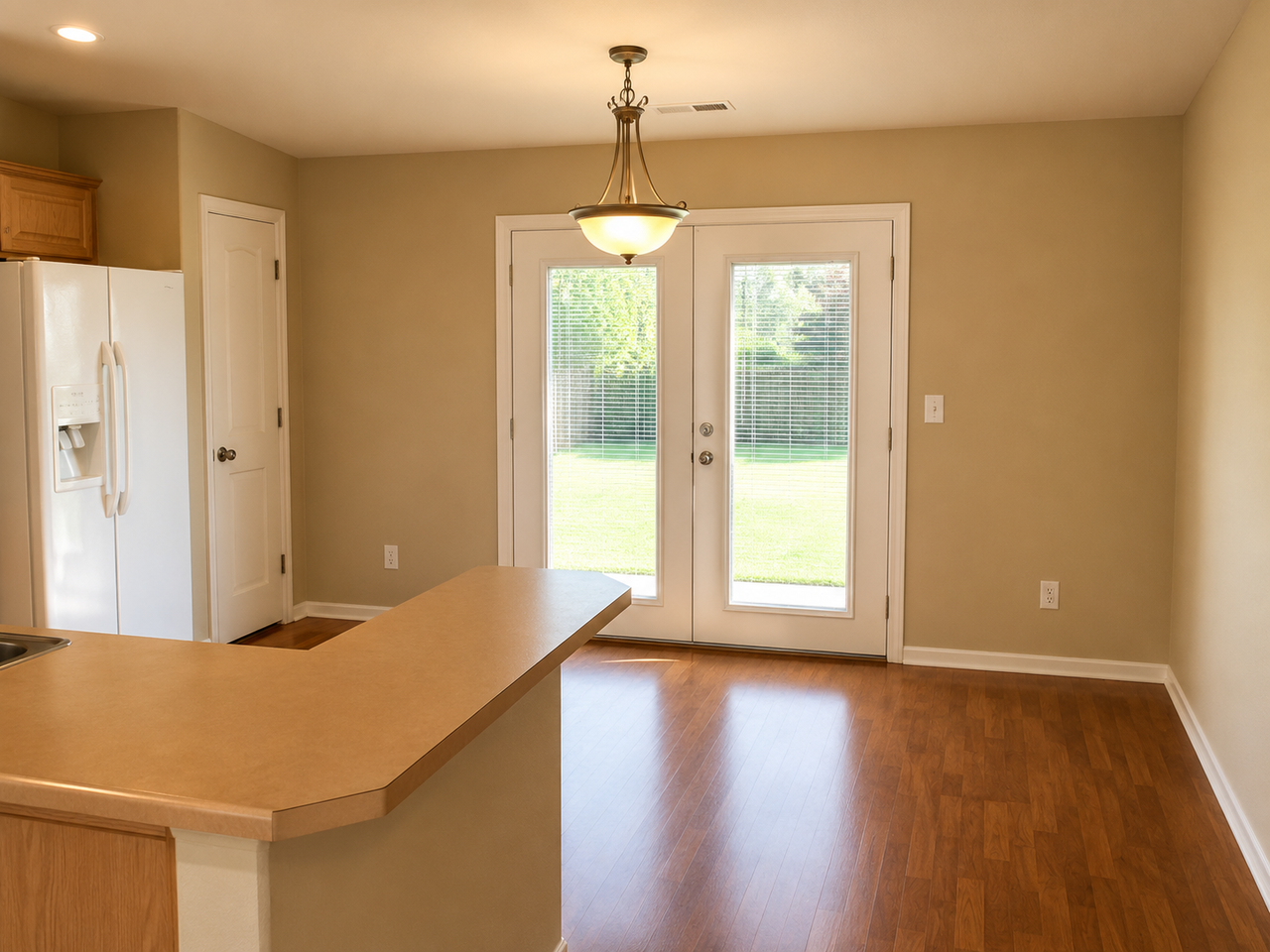 6613 Northeast 166th Avenue - Photo 2 of 10