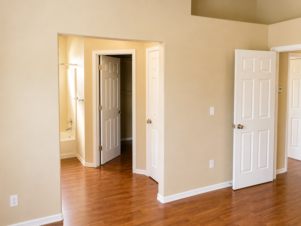6613 Northeast 166th Avenue - Photo 6 of 10