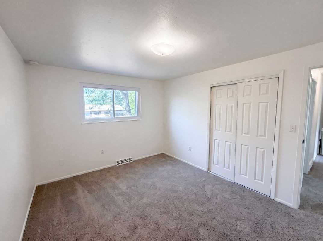 203 South 16th Avenue - Photo 4 of 9