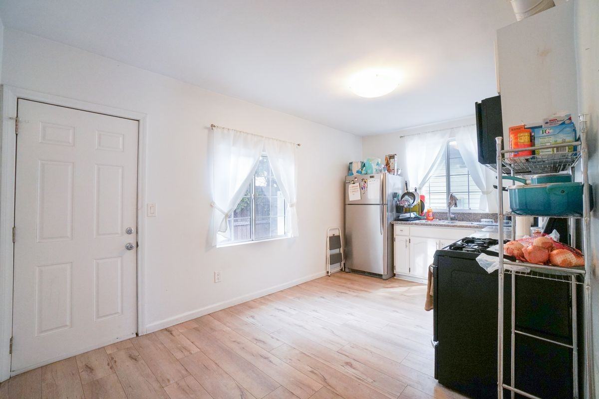2667 Cimarron St - Photo 2 of 3