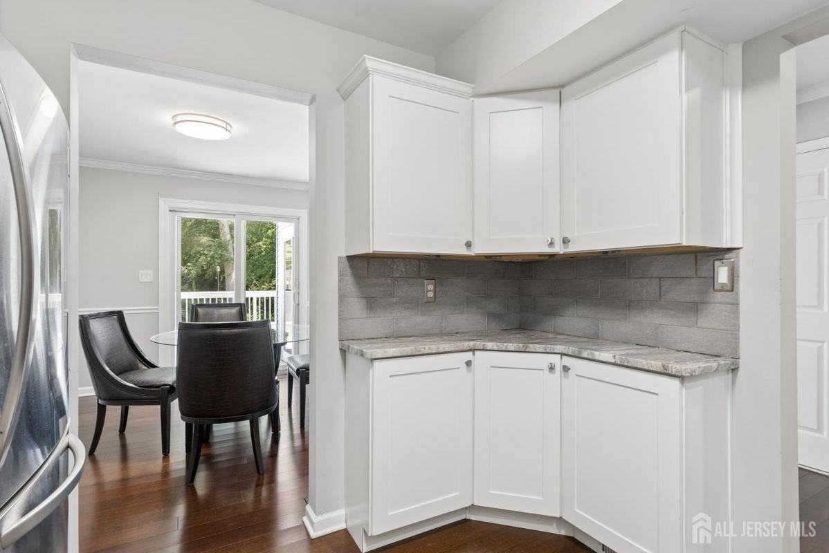 6 Bradford Dr - Photo 5 of 20