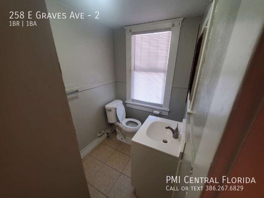 258 E Graves Ave #2 - Photo 4 of 12
