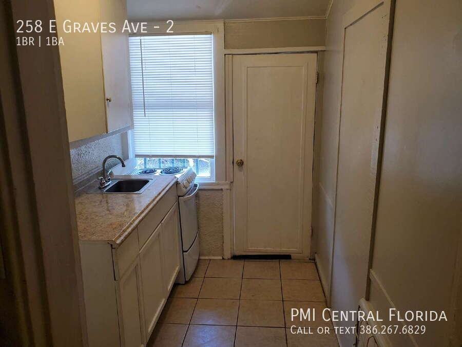258 E Graves Ave #2 - Photo 5 of 12