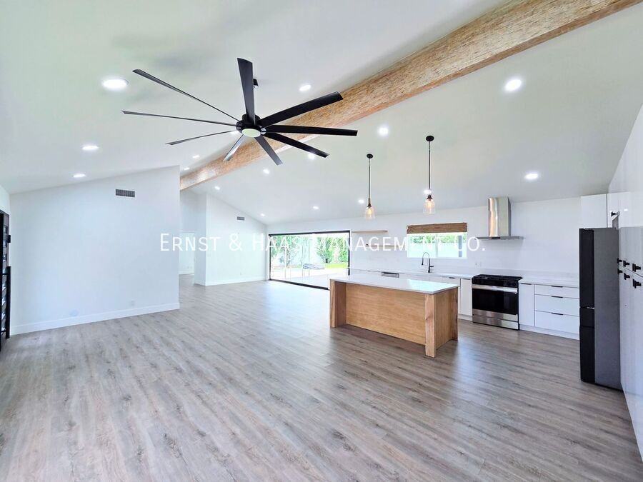 3041 Yellowtail Dr - Photo 4 of 23