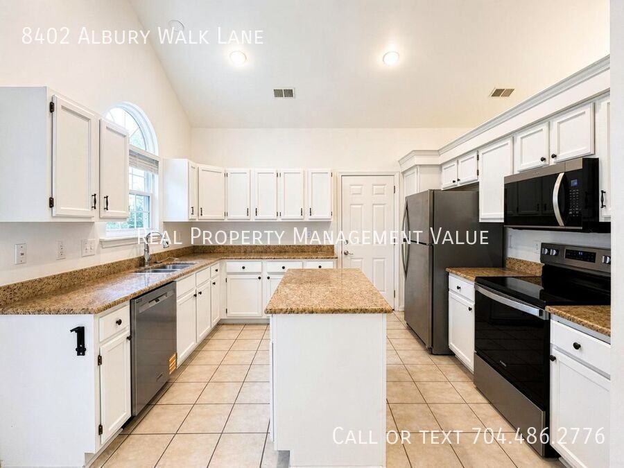 8402 Albury Walk Ln - Photo 2 of 23