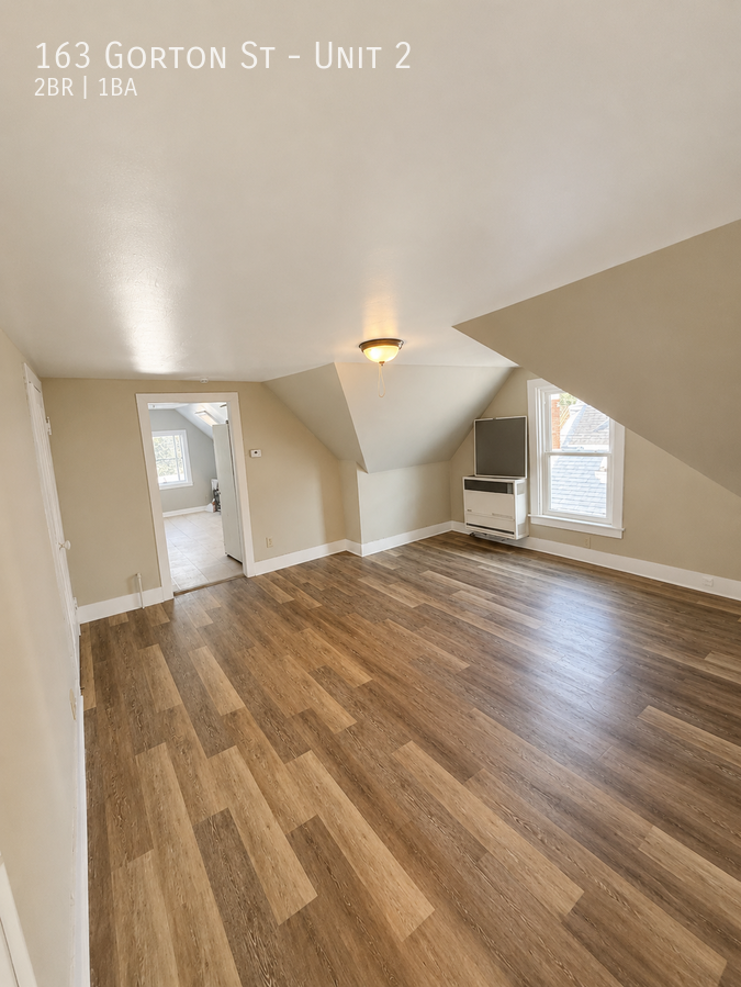 163 Gorton St #2 - Photo 7 of 17