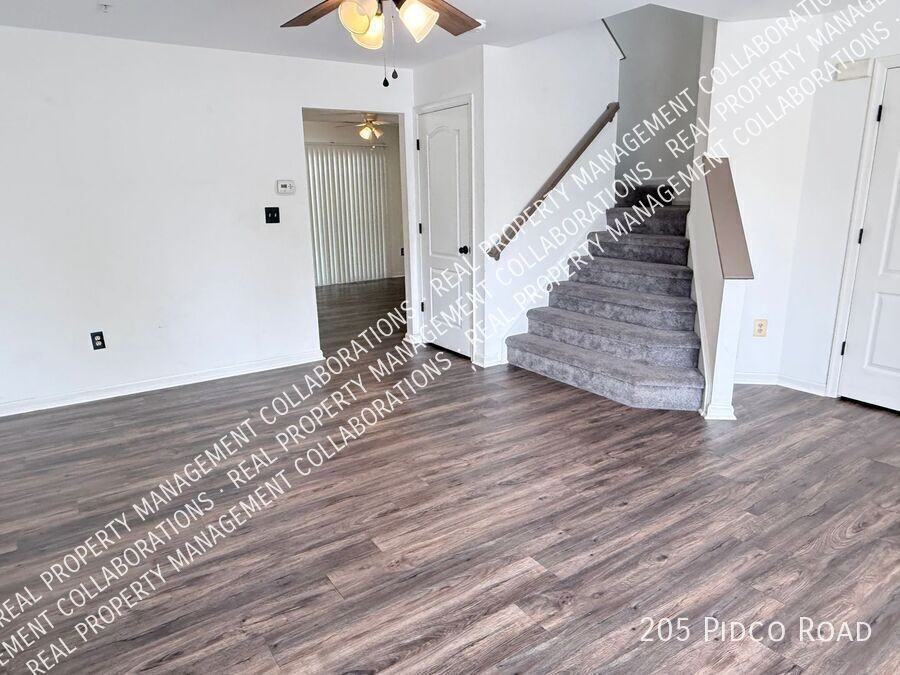 205 Pidco Rd - Photo 3 of 19