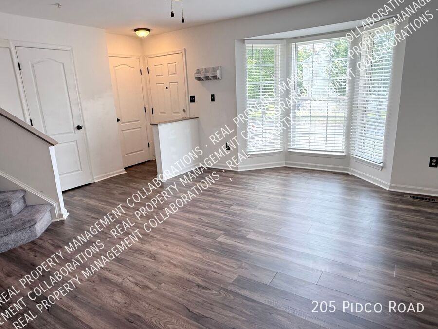 205 Pidco Rd - Photo 4 of 19