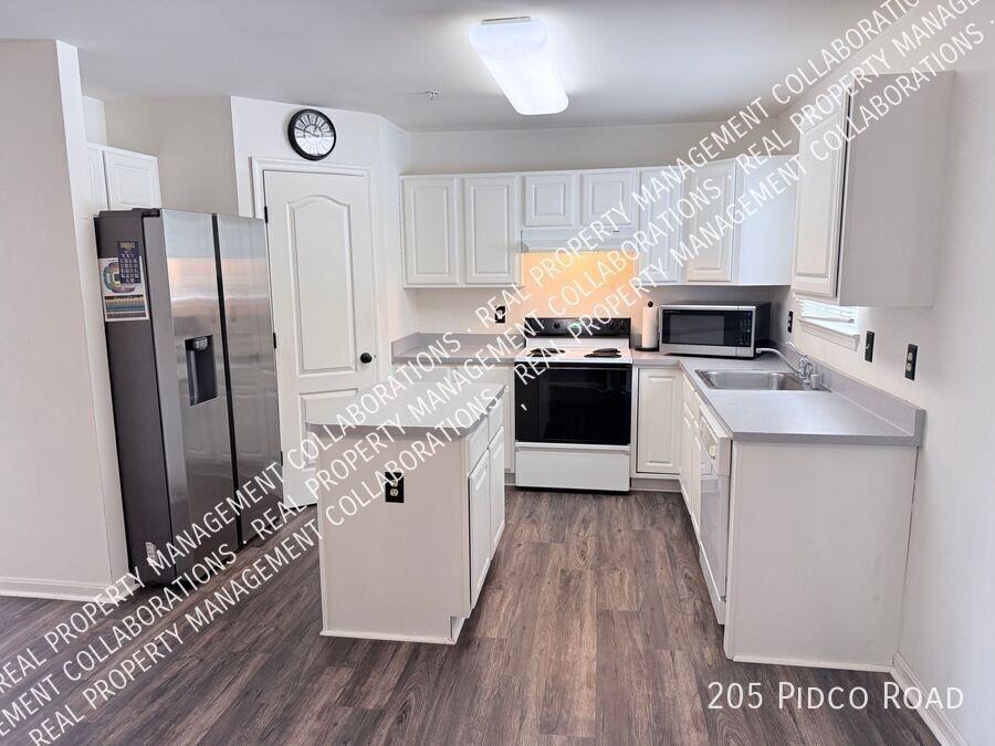 205 Pidco Rd - Photo 5 of 19