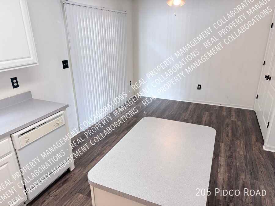 205 Pidco Rd - Photo 6 of 19