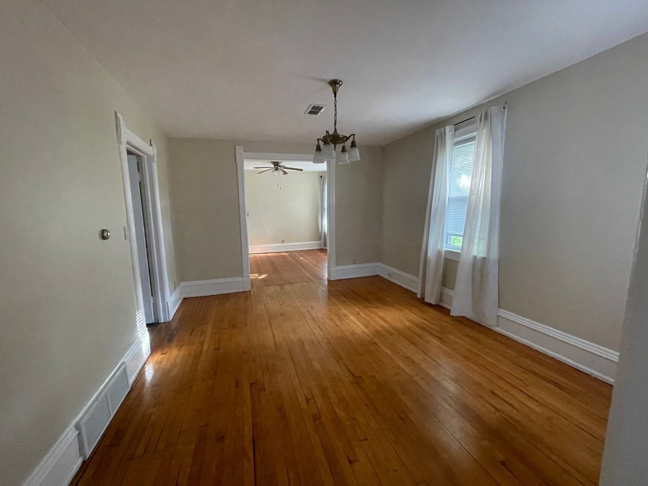 18740 Hoffman Ave - Photo 7 of 20