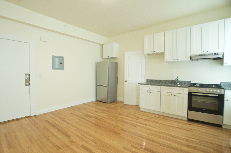 501 E Broadway #5 - Photo 3 of 4