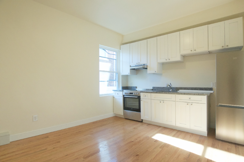 501 E Broadway #3 - Photo 2 of 4