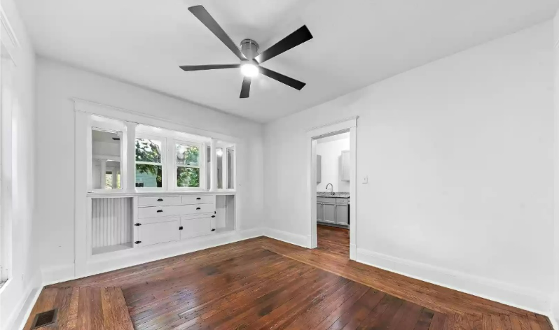 515 S Dearborn Ave - Photo 7 of 14