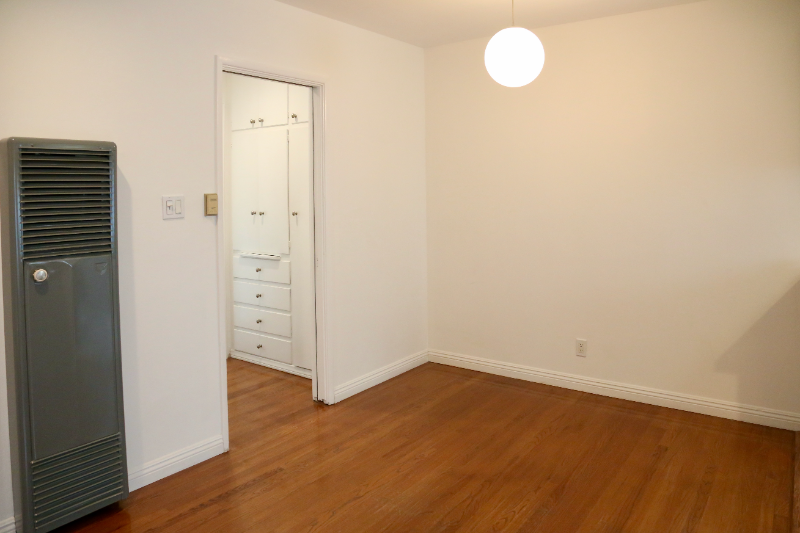 1057 E Appleton St #4 - Photo 5 of 25