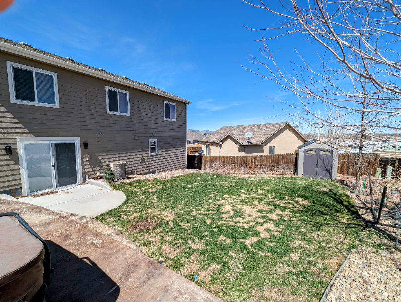 246 Primrose Dr - Photo 2 of 21