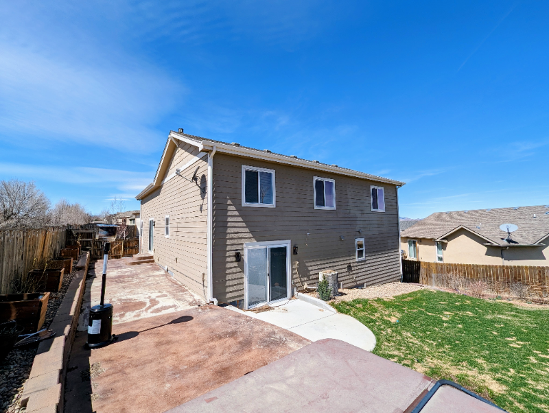 246 Primrose Dr - Photo 3 of 21