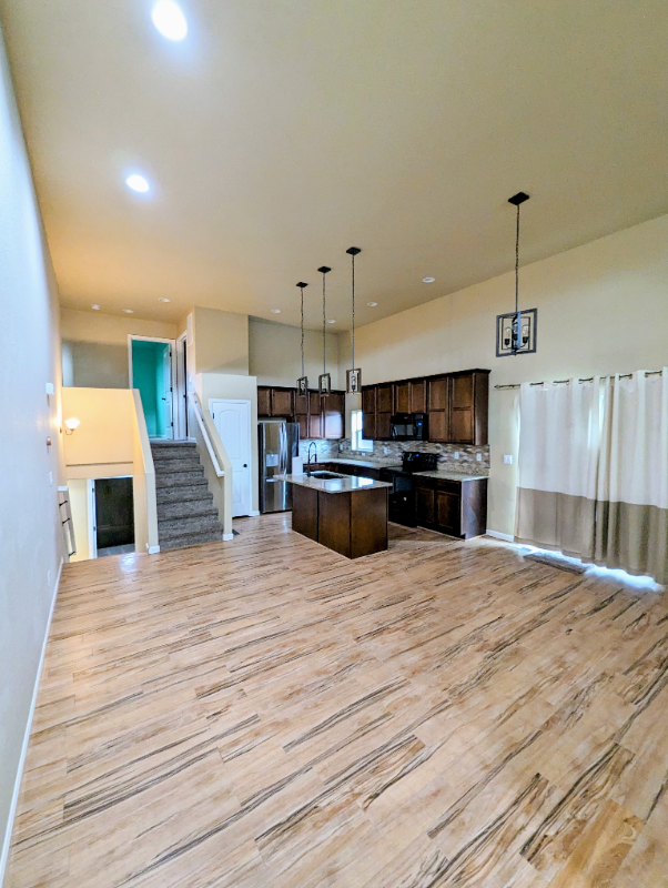 246 Primrose Dr - Photo 5 of 21