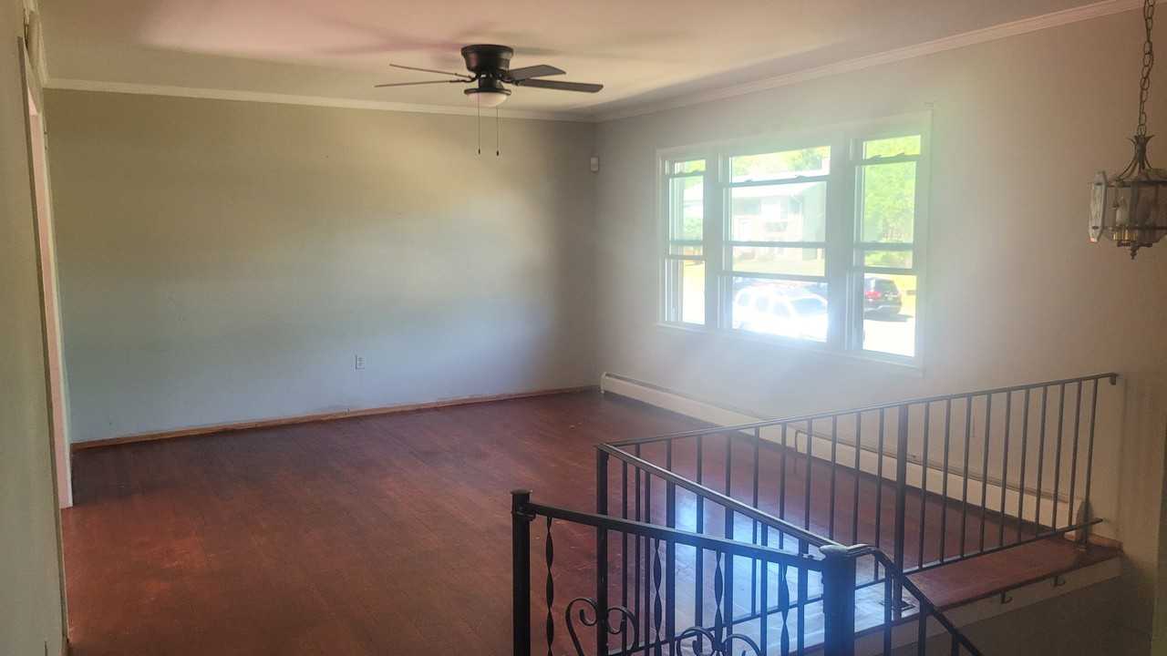 3807 Danbury Ct - Photo 2 of 13