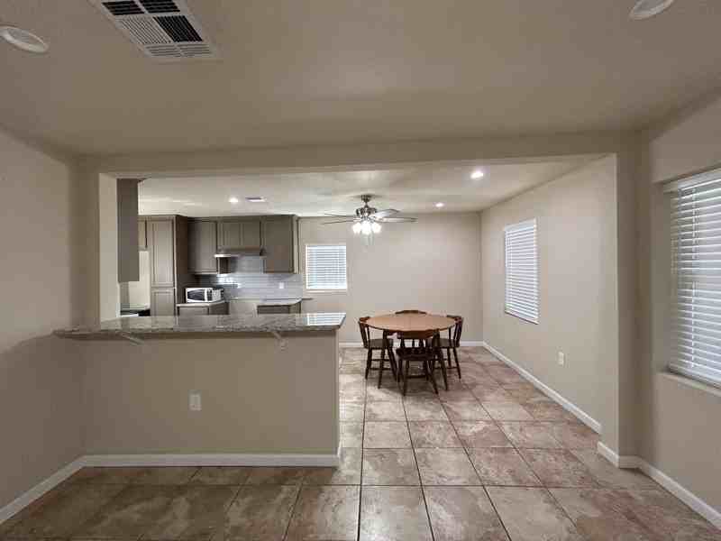710 La Vega St - Photo 2 of 18